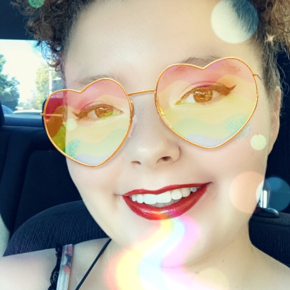 Meet your Posher, Claire - Picture 4 of 5